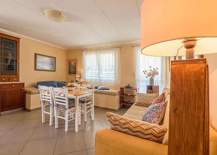 בית נופש Alexander's *